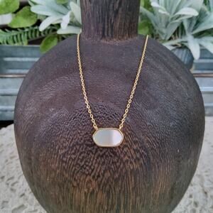 Women's Fashion Mother of Pearl Oval Opal Dainty Necklace in Gold Tone